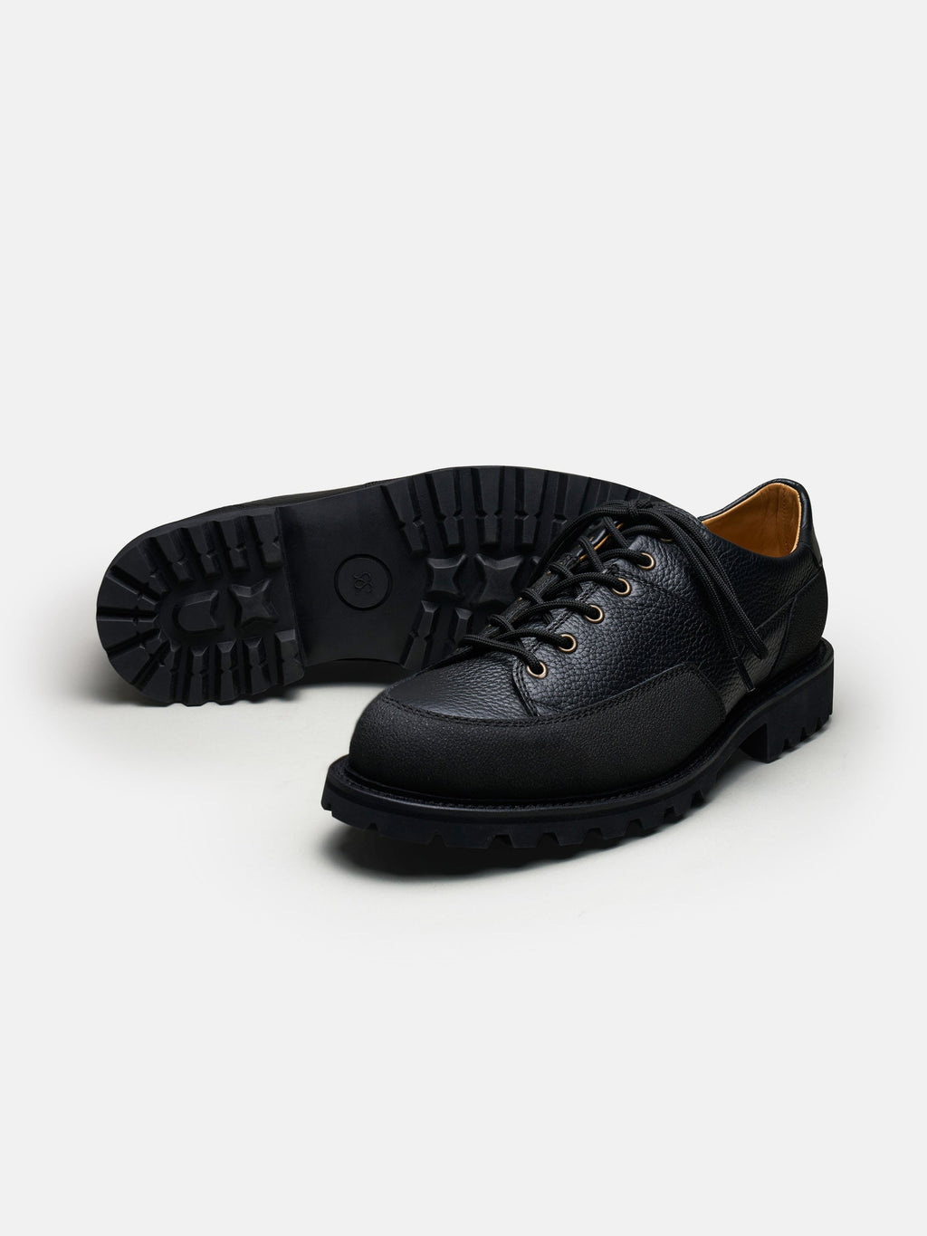 The Hybrid Hiker - Black Grain