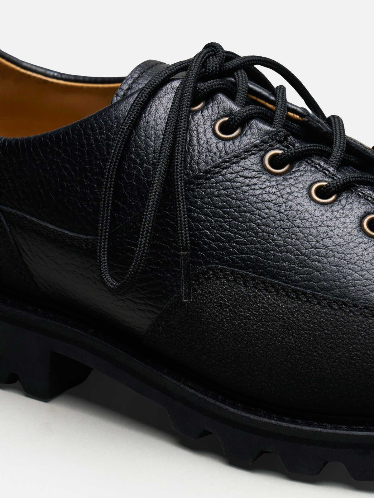 The Hybrid Hiker - Black Grain
